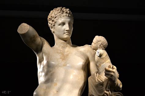 praxiteles hermes de olimpia|Hermes of olympia.